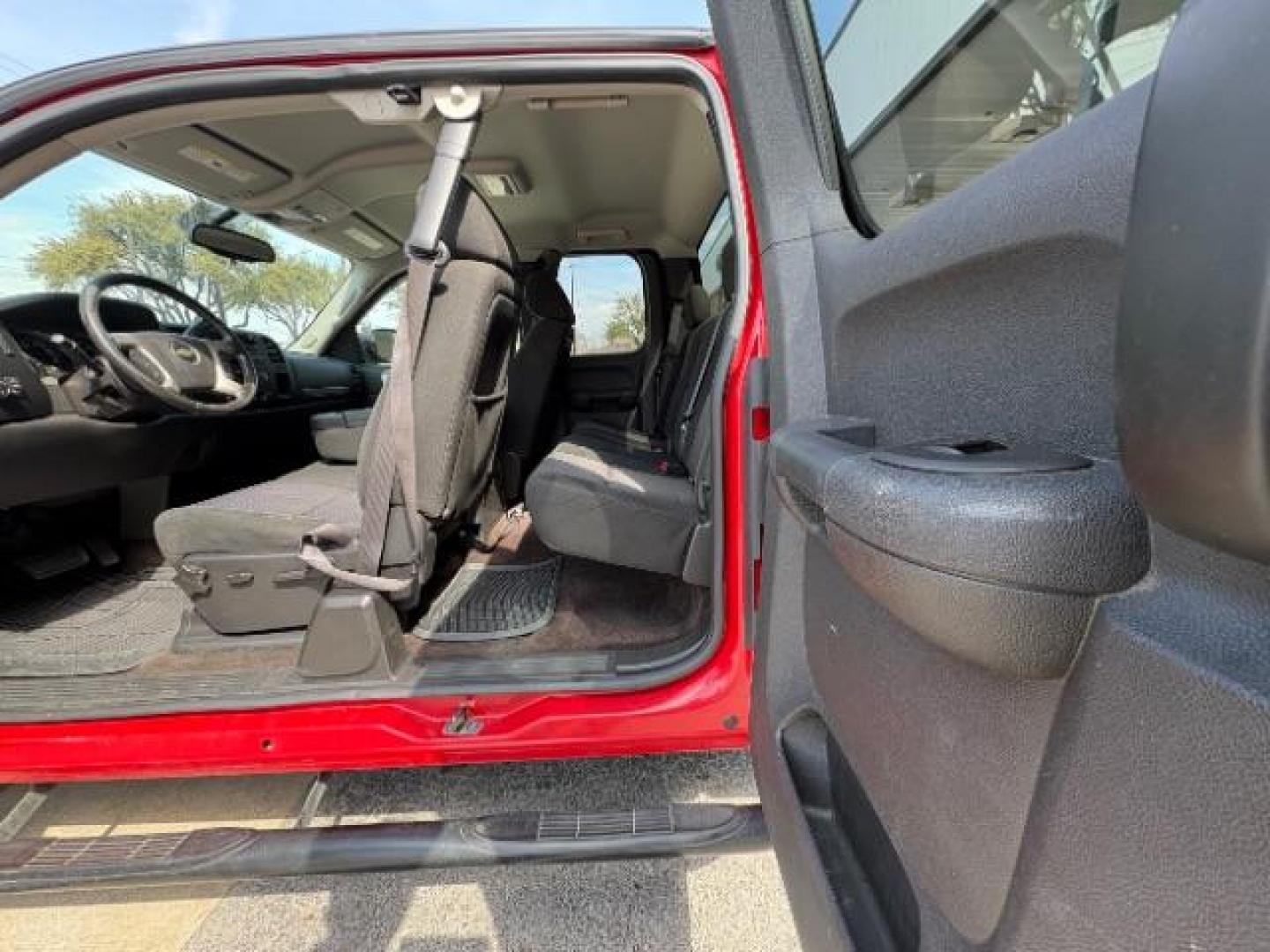 2013 Victory Red /Ebony Cloth Interior Chevrolet Silverado 1500 LT Ext. Cab 4WD (1GCRKSE78DZ) with an 5.3L V8 OHV 16V FFV engine, Automatic transmission, located at 12182 Garland Rd, Dallas, TX, 75218, (214) 521-2040, 0.000000, 0.000000 - Photo#10