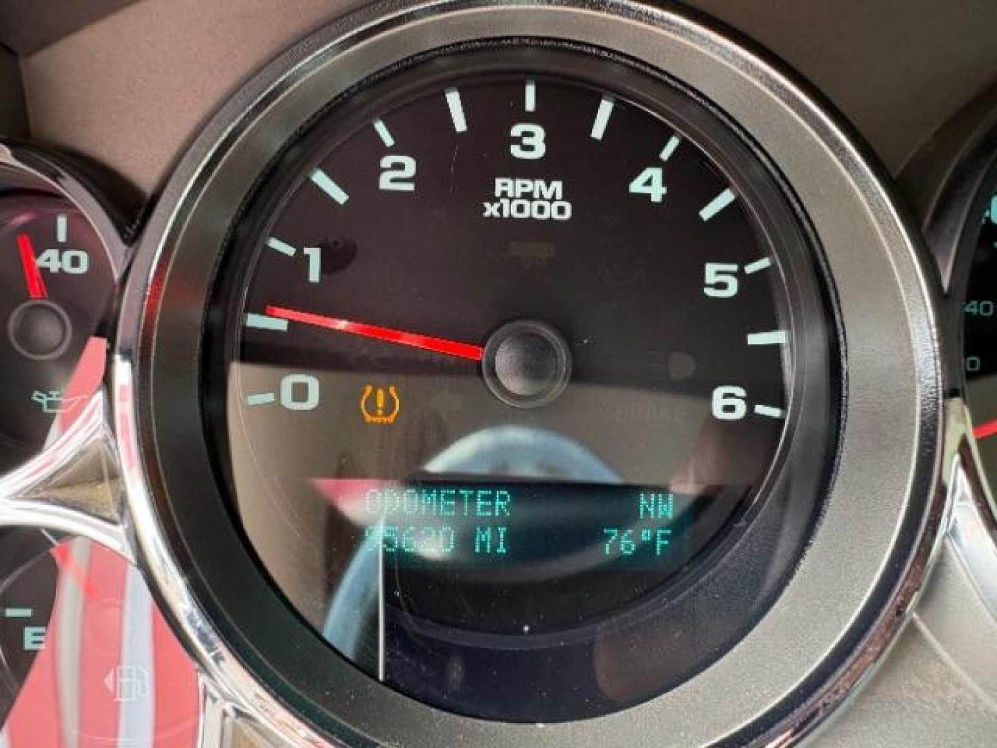 2013 Victory Red /Ebony Cloth Interior Chevrolet Silverado 1500 LT Ext. Cab 4WD (1GCRKSE78DZ) with an 5.3L V8 OHV 16V FFV engine, Automatic transmission, located at 12182 Garland Rd, Dallas, TX, 75218, (214) 521-2040, 0.000000, 0.000000 - Photo#13