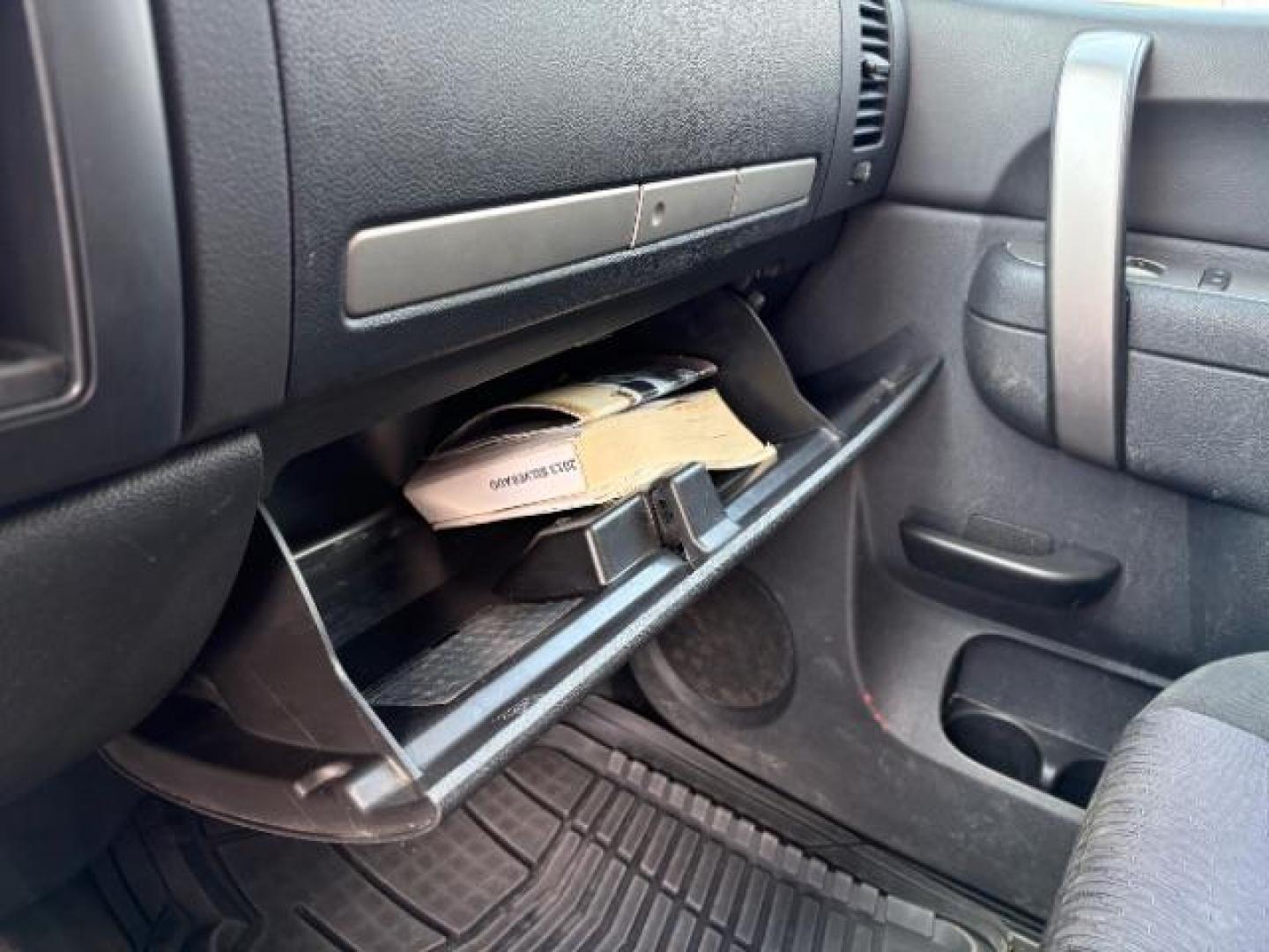 2013 Victory Red /Ebony Cloth Interior Chevrolet Silverado 1500 LT Ext. Cab 4WD (1GCRKSE78DZ) with an 5.3L V8 OHV 16V FFV engine, Automatic transmission, located at 12182 Garland Rd, Dallas, TX, 75218, (214) 521-2040, 0.000000, 0.000000 - Photo#15