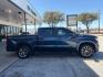 2022 Northsky Blue Metall /Gideon/Very Dark Atm Chevrolet Silverado 1500 RST Crew Cab 4WD (3GCUDEEL7NG) with an 6.2L V8 OHV 16V engine, 6-Speed Automatic transmission, located at 12182 Garland Rd, Dallas, TX, 75218, (214) 521-2040, 0.000000, 0.000000 - Photo#7