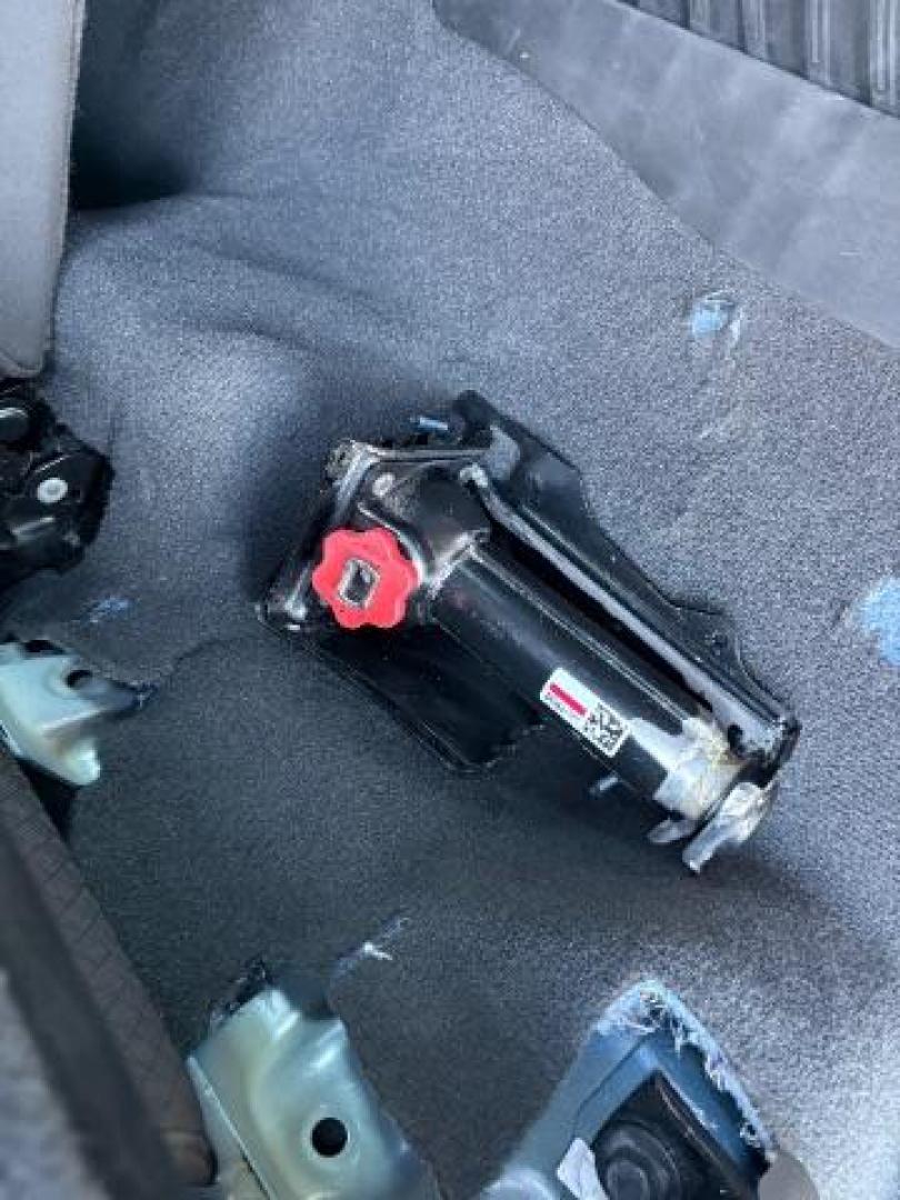 2022 Northsky Blue Metall /Gideon/Very Dark Atm Chevrolet Silverado 1500 RST Crew Cab 4WD (3GCUDEEL7NG) with an 6.2L V8 OHV 16V engine, 6-Speed Automatic transmission, located at 12182 Garland Rd, Dallas, TX, 75218, (214) 521-2040, 0.000000, 0.000000 - Photo#10