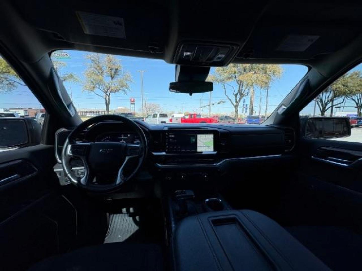 2022 Northsky Blue Metall /Gideon/Very Dark Atm Chevrolet Silverado 1500 RST Crew Cab 4WD (3GCUDEEL7NG) with an 6.2L V8 OHV 16V engine, 6-Speed Automatic transmission, located at 12182 Garland Rd, Dallas, TX, 75218, (214) 521-2040, 0.000000, 0.000000 - Photo#13