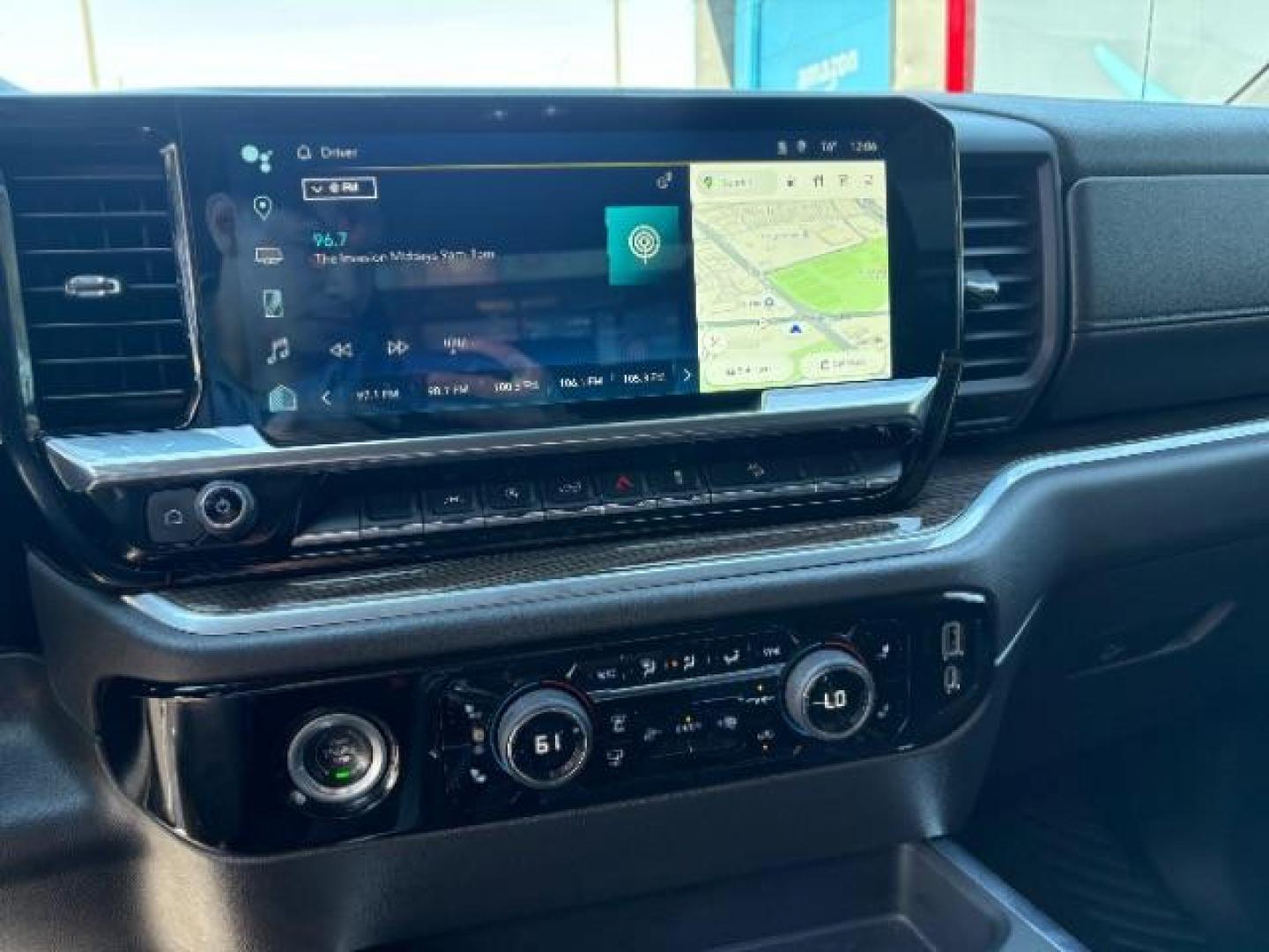 2022 Northsky Blue Metall /Gideon/Very Dark Atm Chevrolet Silverado 1500 RST Crew Cab 4WD (3GCUDEEL7NG) with an 6.2L V8 OHV 16V engine, 6-Speed Automatic transmission, located at 12182 Garland Rd, Dallas, TX, 75218, (214) 521-2040, 0.000000, 0.000000 - Photo#15