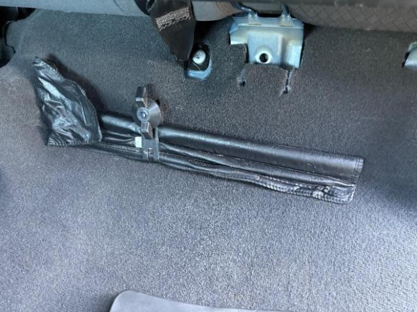 2022 Northsky Blue Metall /Gideon/Very Dark Atm Chevrolet Silverado 1500 RST Crew Cab 4WD (3GCUDEEL7NG) with an 6.2L V8 OHV 16V engine, 6-Speed Automatic transmission, located at 12182 Garland Rd, Dallas, TX, 75218, (214) 521-2040, 0.000000, 0.000000 - Photo#17