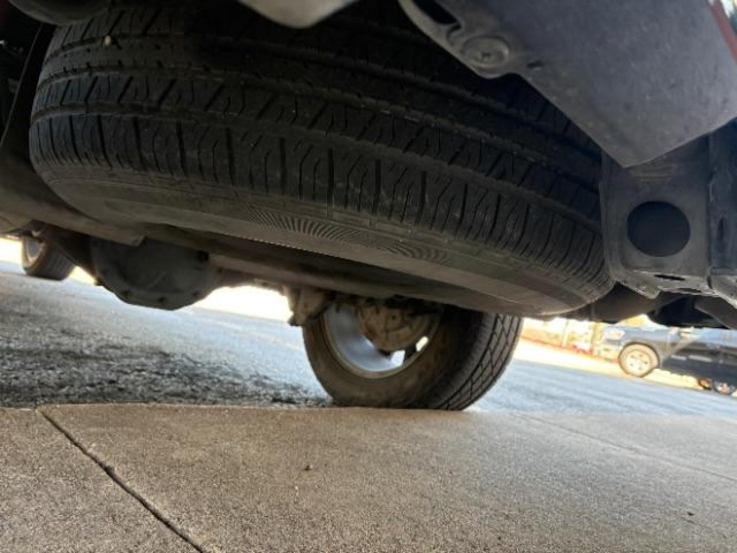 2022 Northsky Blue Metall /Gideon/Very Dark Atm Chevrolet Silverado 1500 RST Crew Cab 4WD (3GCUDEEL7NG) with an 6.2L V8 OHV 16V engine, 6-Speed Automatic transmission, located at 12182 Garland Rd, Dallas, TX, 75218, (214) 521-2040, 0.000000, 0.000000 - Photo#18