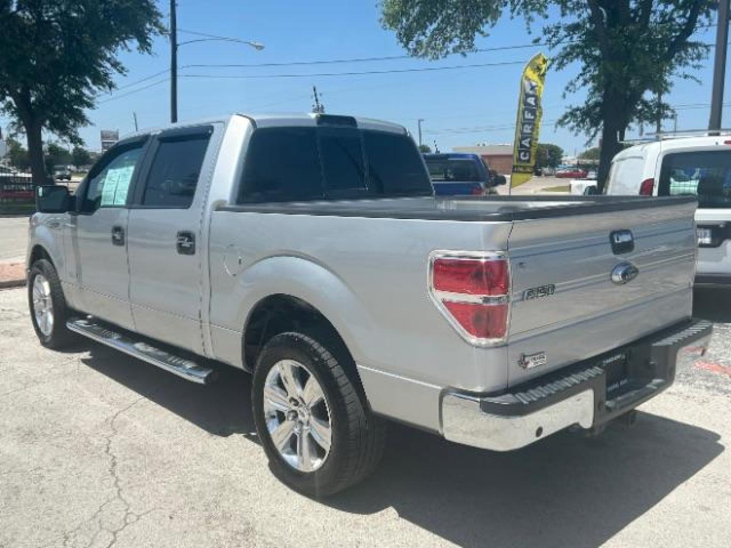 2014 Ingot Silver Metalli Ford F-150 XLT SuperCrew 5.5-ft (1FTFW1CTXEK) with an 3.5L V6 TURBO engine, 6-Speed Automatic transmission, located at 12182 Garland Rd, Dallas, TX, 75218, (214) 521-2040, 0.000000, 0.000000 - Photo#4