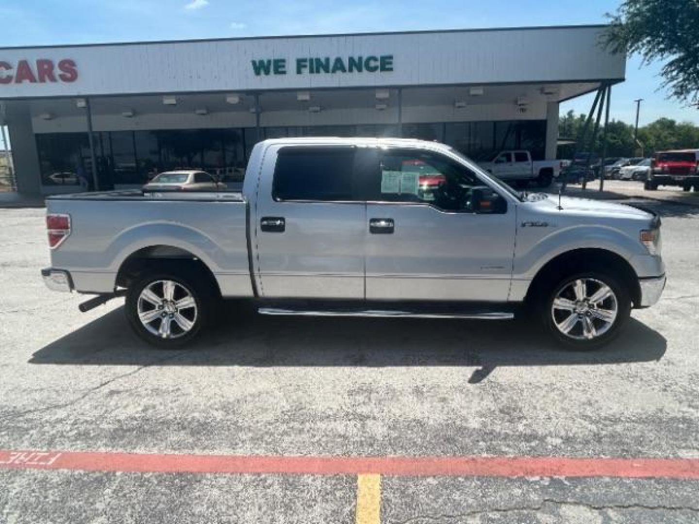 2014 Ingot Silver Metalli Ford F-150 XLT SuperCrew 5.5-ft (1FTFW1CTXEK) with an 3.5L V6 TURBO engine, 6-Speed Automatic transmission, located at 12182 Garland Rd, Dallas, TX, 75218, (214) 521-2040, 0.000000, 0.000000 - Photo#7