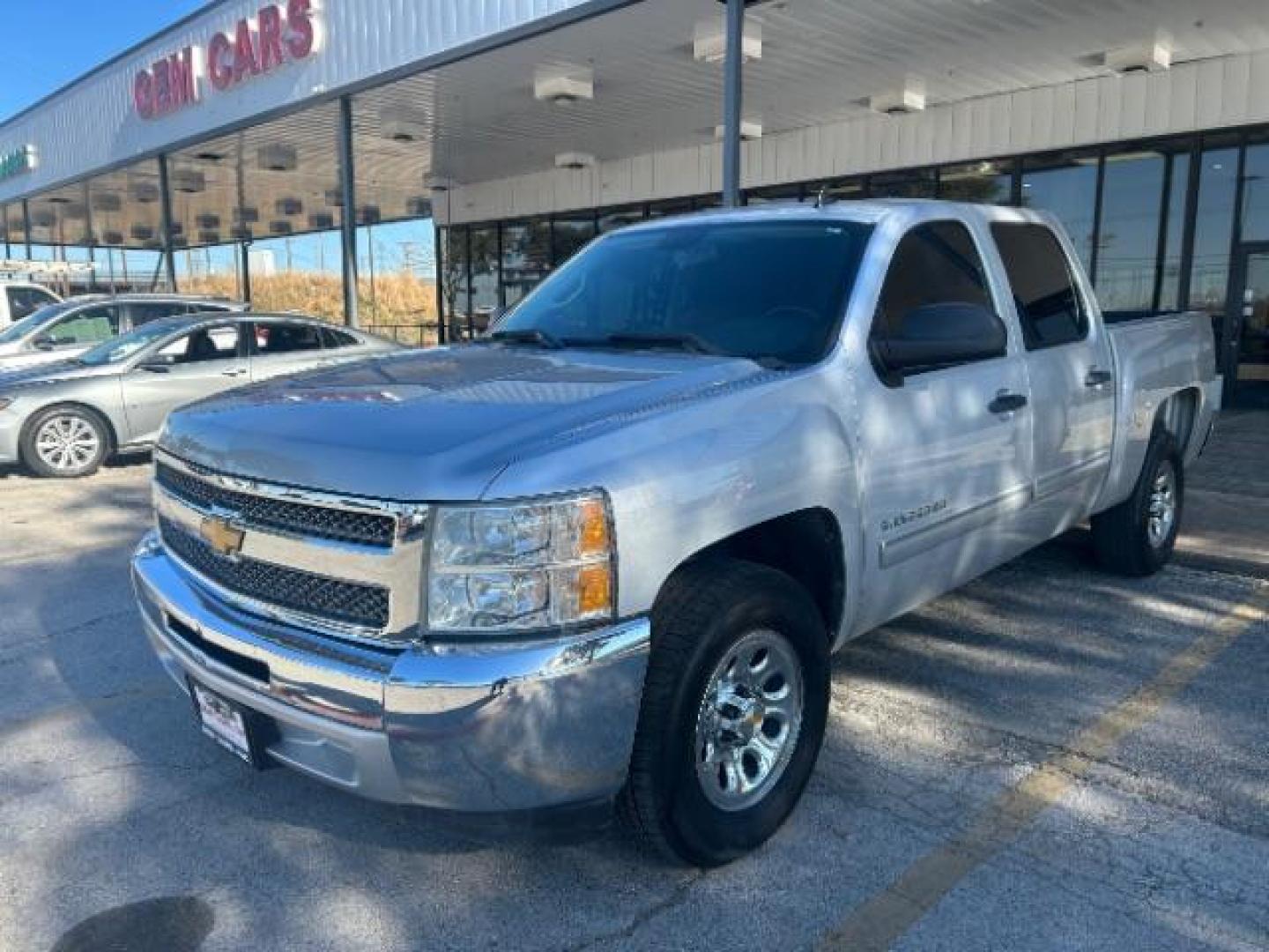 2013 Silver /Ebony Cloth Interior Chevrolet Silverado 1500 LT Crew Cab 2WD (3GCPCSE0XDG) with an 5.3L V8 OHV 16V FFV engine, 6-Speed Automatic transmission, located at 12182 Garland Rd, Dallas, TX, 75218, (214) 521-2040, 0.000000, 0.000000 - Photo#2