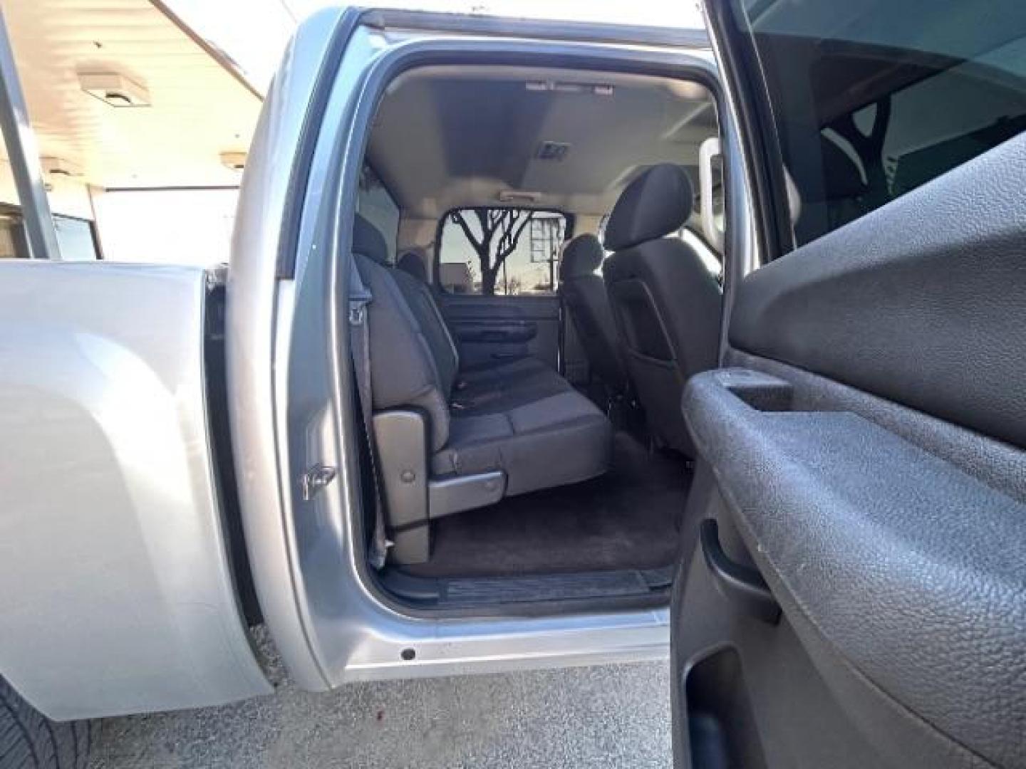 2013 Silver /Ebony Cloth Interior Chevrolet Silverado 1500 LT Crew Cab 2WD (3GCPCSE0XDG) with an 5.3L V8 OHV 16V FFV engine, 6-Speed Automatic transmission, located at 12182 Garland Rd, Dallas, TX, 75218, (214) 521-2040, 0.000000, 0.000000 - Photo#9