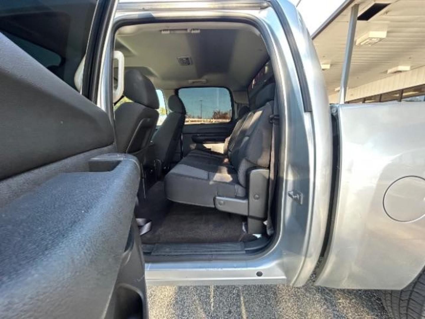 2013 Silver /Ebony Cloth Interior Chevrolet Silverado 1500 LT Crew Cab 2WD (3GCPCSE0XDG) with an 5.3L V8 OHV 16V FFV engine, 6-Speed Automatic transmission, located at 12182 Garland Rd, Dallas, TX, 75218, (214) 521-2040, 0.000000, 0.000000 - Photo#10