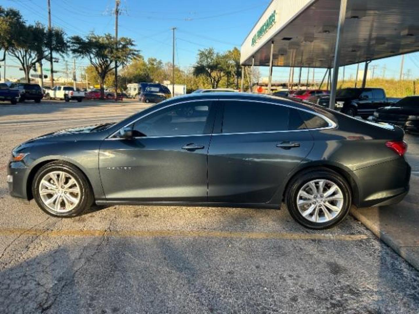 2020 Dark Blue Chevrolet Malibu LT (1G1ZD5ST7LF) with an 1.5L L4 DOHC 16V engine, 6-Speed Automatic transmission, located at 12182 Garland Rd, Dallas, TX, 75218, (214) 521-2040, 0.000000, 0.000000 - Photo#5