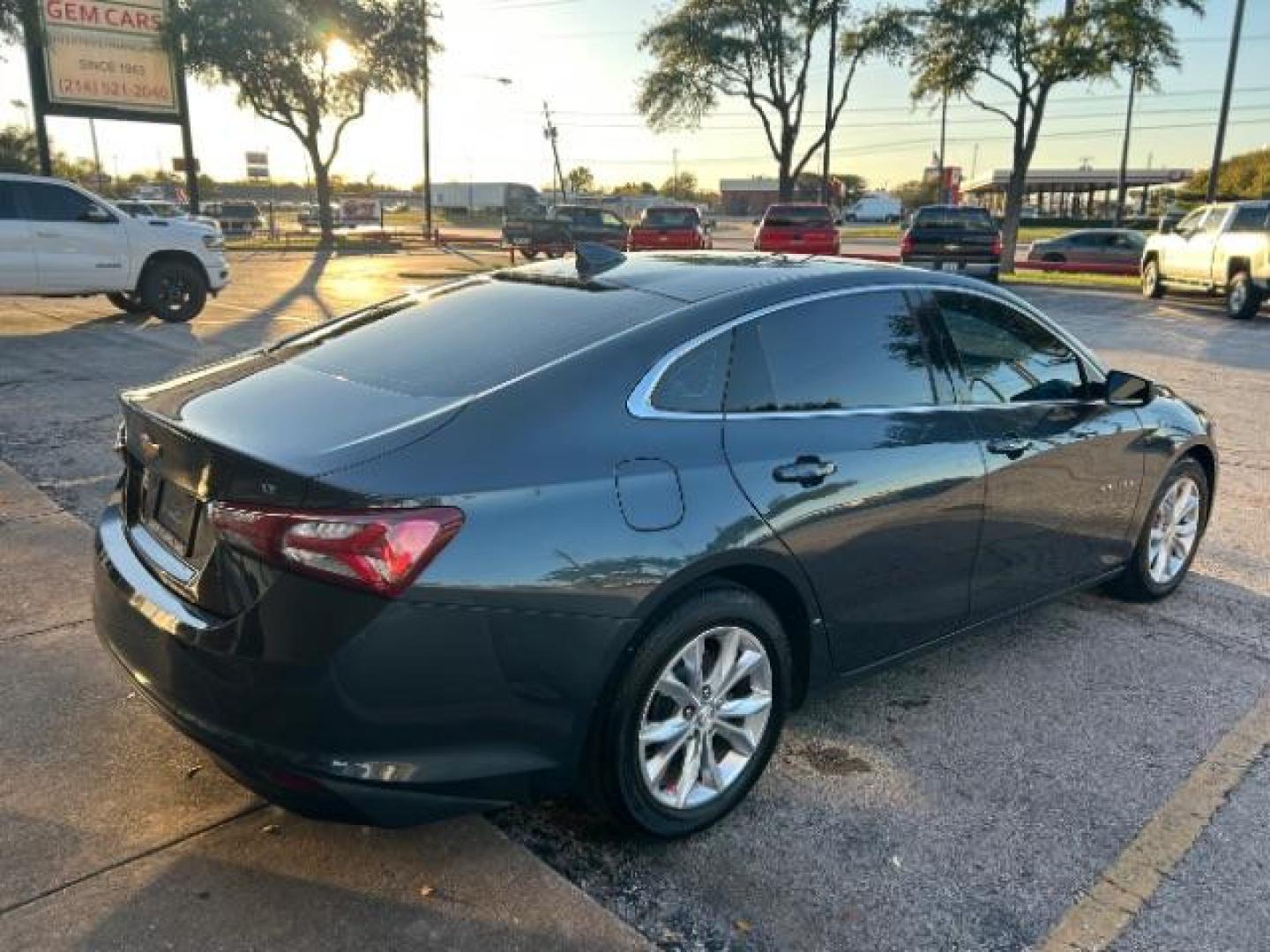 2020 Dark Blue Chevrolet Malibu LT (1G1ZD5ST7LF) with an 1.5L L4 DOHC 16V engine, 6-Speed Automatic transmission, located at 12182 Garland Rd, Dallas, TX, 75218, (214) 521-2040, 0.000000, 0.000000 - Photo#6