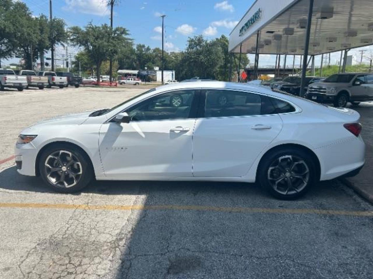 2022 Summit White /Dark Atmosphere/Light Wheat Chevrolet Malibu LT (1G1ZD5ST3NF) with an 1.5L L4 DOHC 16V engine, 6-Speed Automatic transmission, located at 12182 Garland Rd, Dallas, TX, 75218, (214) 521-2040, 0.000000, 0.000000 - Photo#3