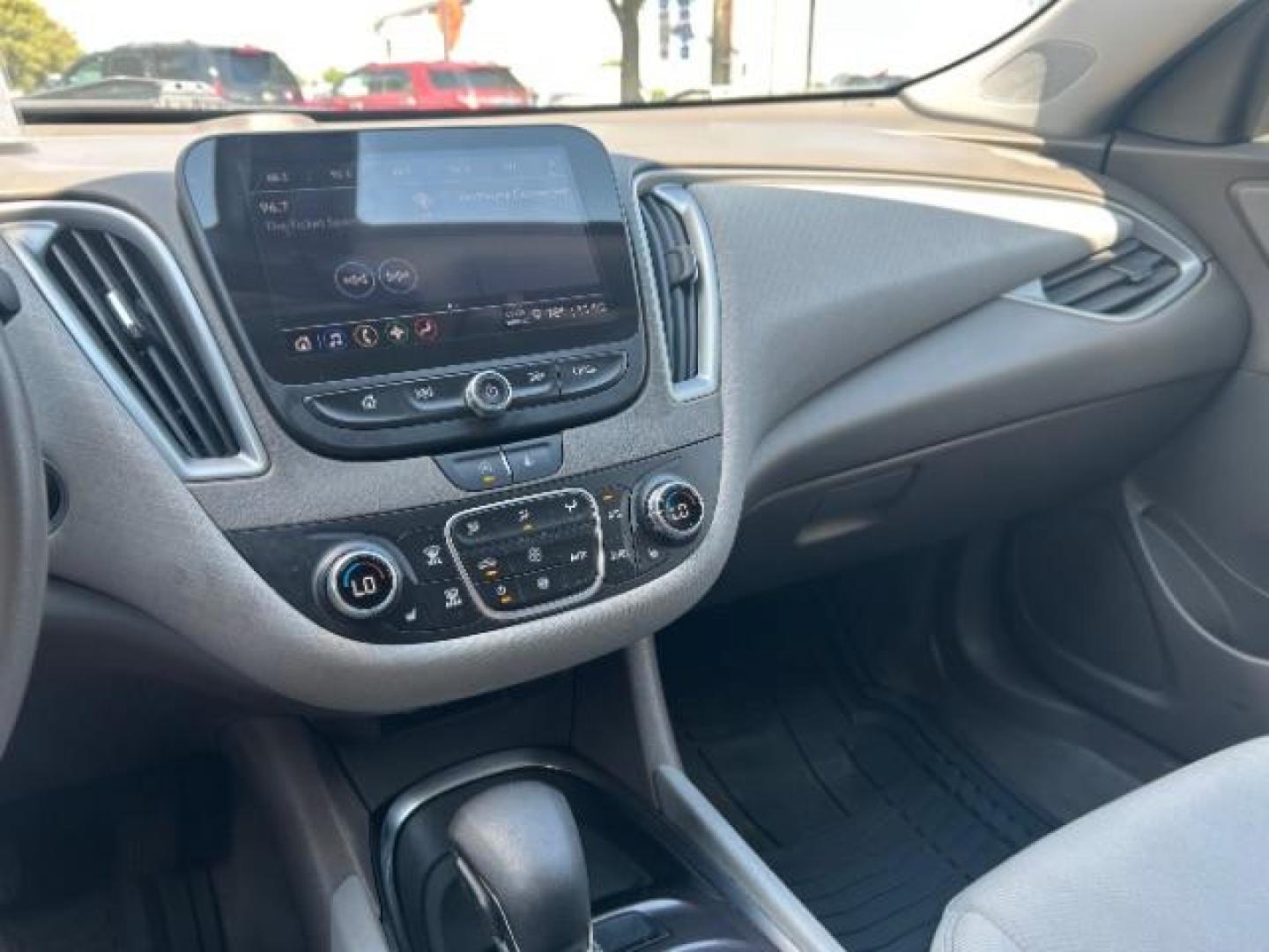 2022 Summit White /Dark Atmosphere/Light Wheat Chevrolet Malibu LT (1G1ZD5ST3NF) with an 1.5L L4 DOHC 16V engine, 6-Speed Automatic transmission, located at 12182 Garland Rd, Dallas, TX, 75218, (214) 521-2040, 0.000000, 0.000000 - Photo#15
