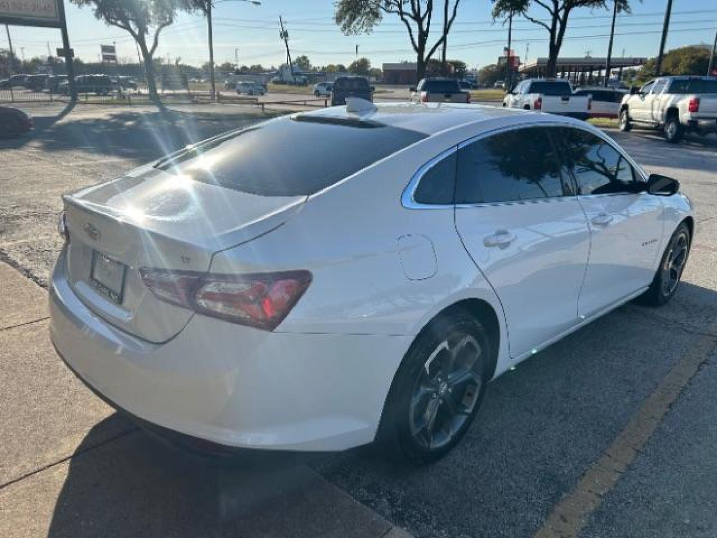 2022 Summit White Chevrolet Malibu LT (1G1ZD5ST3NF) with an 1.5L L4 DOHC 16V engine, 6-Speed Automatic transmission, located at 12182 Garland Rd, Dallas, TX, 75218, (214) 521-2040, 0.000000, 0.000000 - Photo#6