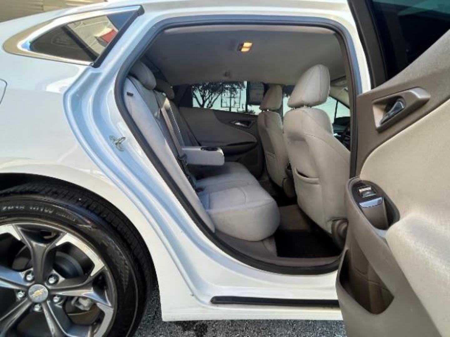 2022 Summit White Chevrolet Malibu LT (1G1ZD5ST3NF) with an 1.5L L4 DOHC 16V engine, 6-Speed Automatic transmission, located at 12182 Garland Rd, Dallas, TX, 75218, (214) 521-2040, 0.000000, 0.000000 - Photo#9