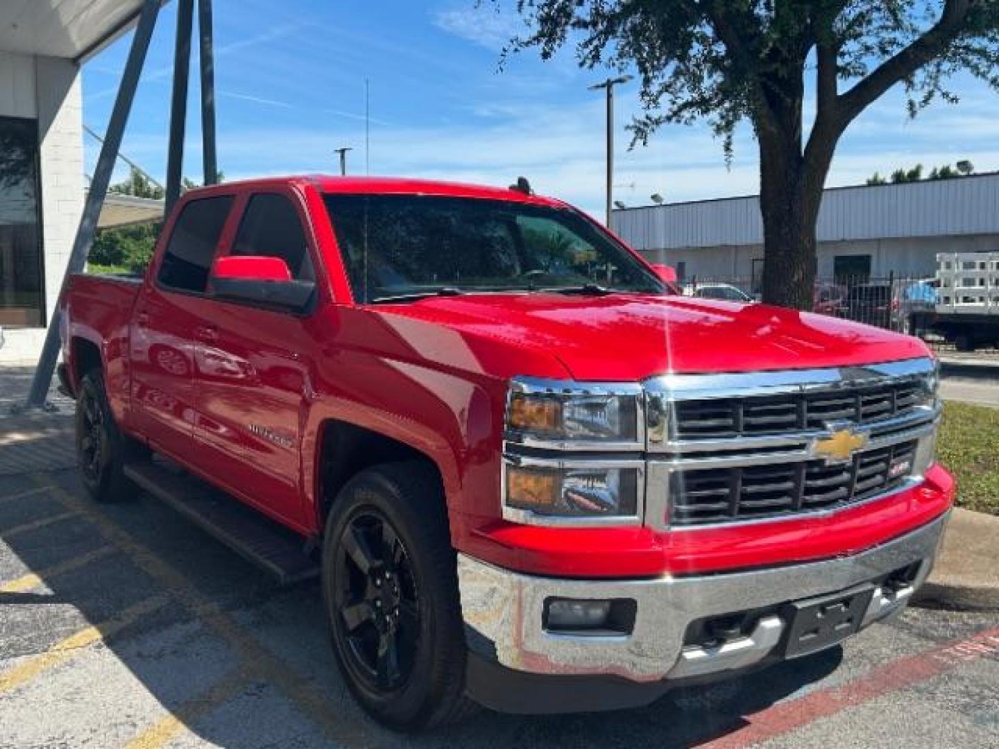 2015 Red Chevrolet Silverado CREW CAB PICKUP 4-DR (3GCUKREC3FG) with an 5.3 engine, Automatic transmission, located at 12182 Garland Rd, Dallas, TX, 75218, (214) 521-2040, 0.000000, 0.000000 - Photo#0