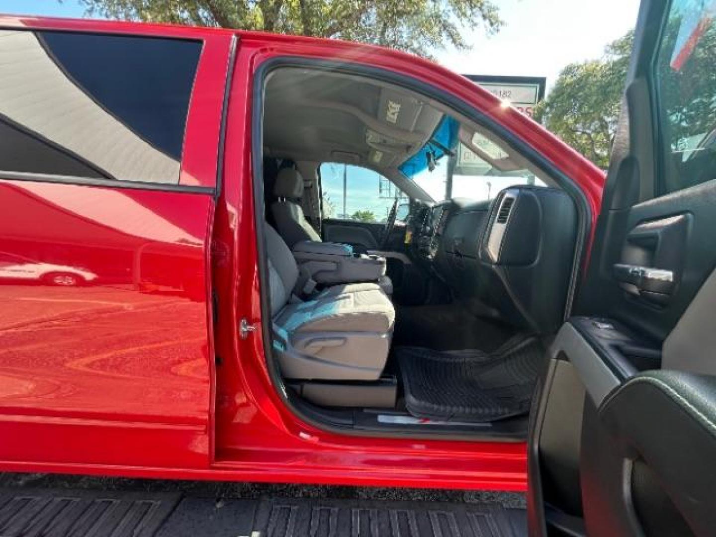 2015 Red Chevrolet Silverado CREW CAB PICKUP 4-DR (3GCUKREC3FG) with an 5.3 engine, Automatic transmission, located at 12182 Garland Rd, Dallas, TX, 75218, (214) 521-2040, 0.000000, 0.000000 - Photo#8