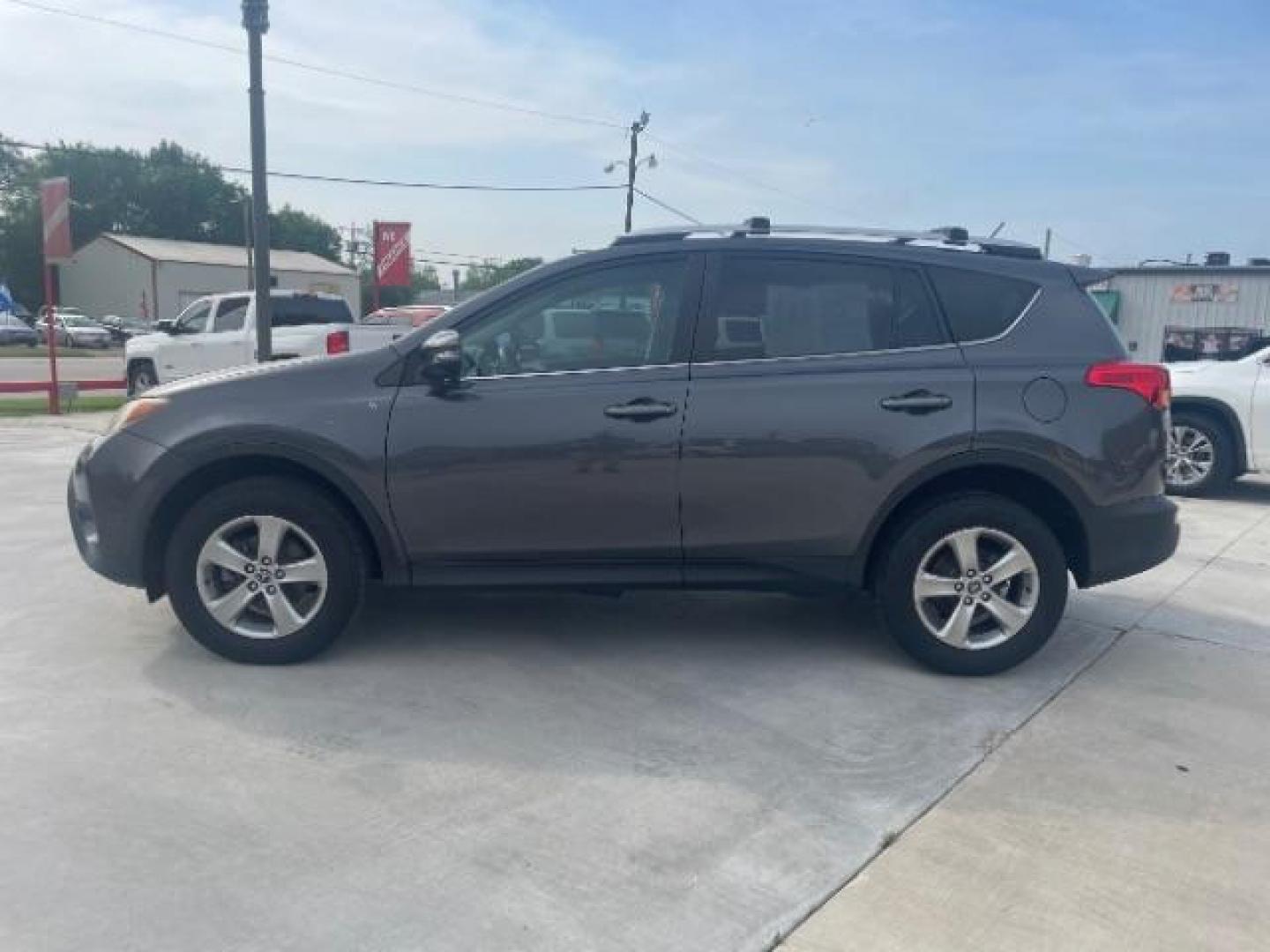 2015 Magnetic Gray Metallic Toyota RAV4 XLE (2T3WFREV8FW) with an 2.5L I-4 DOHC engine, located at 12182 Garland Rd, Dallas, TX, 75218, (214) 521-2040, 0.000000, 0.000000 - Photo#3
