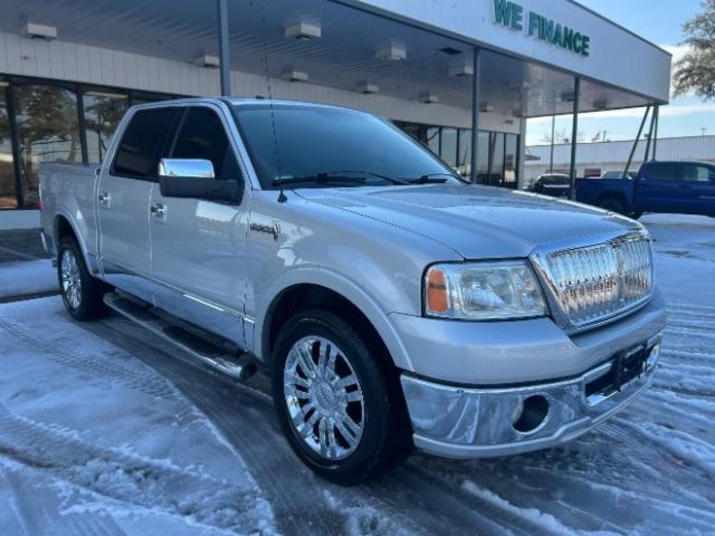 2008 Silver /Black Leather Trim w Lincoln Mark LT LT (5LTPW16578F) with an 5.4L V8 F SOHC 3V engine, Automatic transmission, located at 12182 Garland Rd, Dallas, TX, 75218, (214) 521-2040, 0.000000, 0.000000 - Photo#0