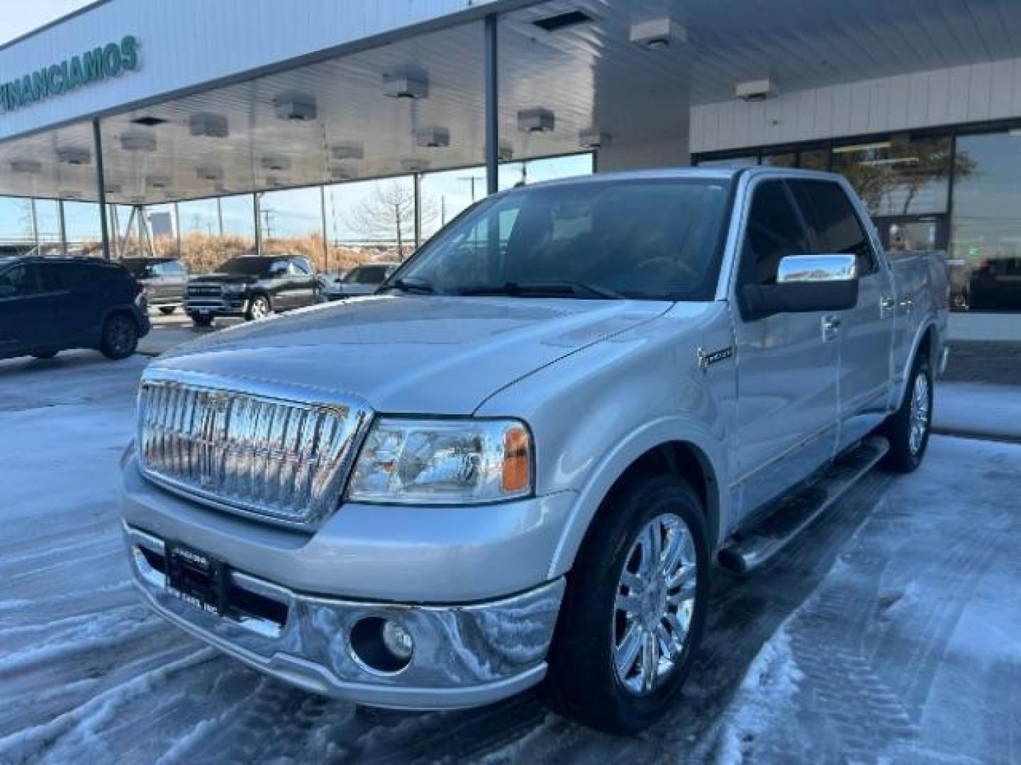 2008 Silver /Black Leather Trim w Lincoln Mark LT LT (5LTPW16578F) with an 5.4L V8 F SOHC 3V engine, Automatic transmission, located at 12182 Garland Rd, Dallas, TX, 75218, (214) 521-2040, 0.000000, 0.000000 - Photo#2