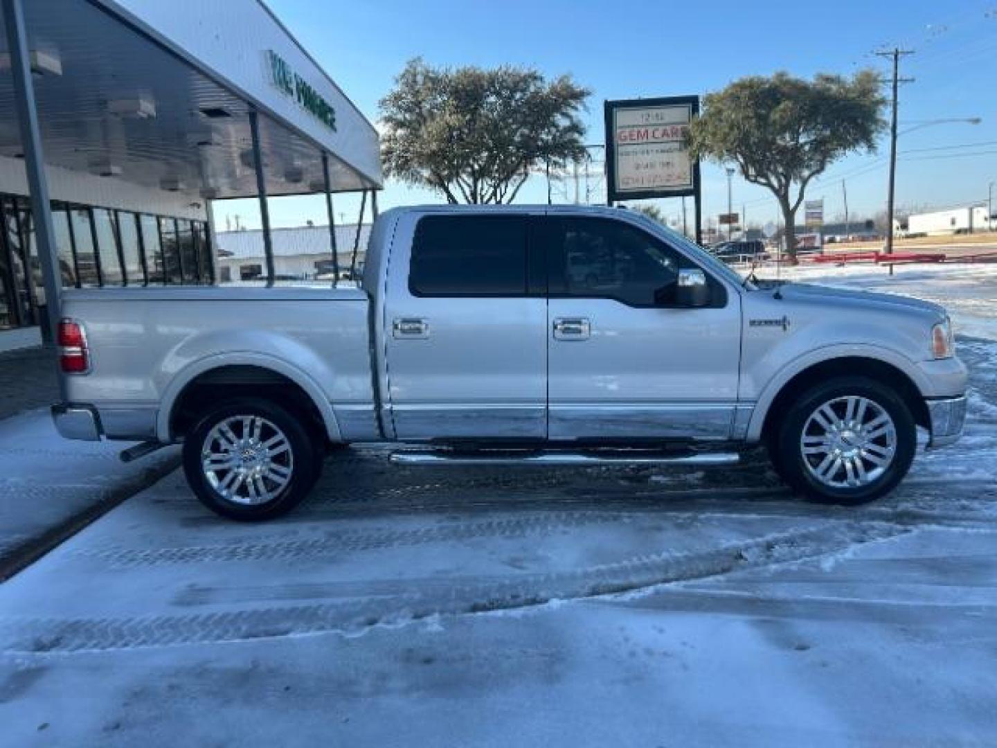 2008 Silver /Black Leather Trim w Lincoln Mark LT LT (5LTPW16578F) with an 5.4L V8 F SOHC 3V engine, Automatic transmission, located at 12182 Garland Rd, Dallas, TX, 75218, (214) 521-2040, 0.000000, 0.000000 - Photo#8