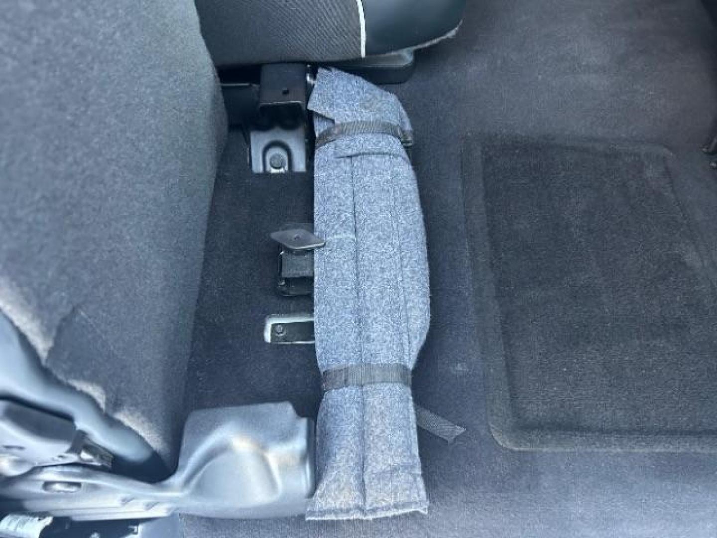 2008 Silver /Black Leather Trim w Lincoln Mark LT LT (5LTPW16578F) with an 5.4L V8 F SOHC 3V engine, Automatic transmission, located at 12182 Garland Rd, Dallas, TX, 75218, (214) 521-2040, 0.000000, 0.000000 - Photo#11