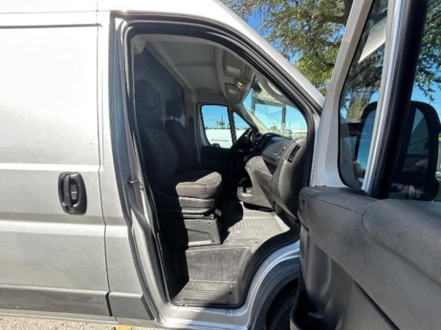 2018 Bright Silver Metallic Clearcoat Ram ProMaster 2500 Cargo Van High Roof 136 WB (3C6TRVCG5JE) with an Pentastar 3.6L V-6 DOHC engine, located at 12182 Garland Rd, Dallas, TX, 75218, (214) 521-2040, 0.000000, 0.000000 - Photo#8