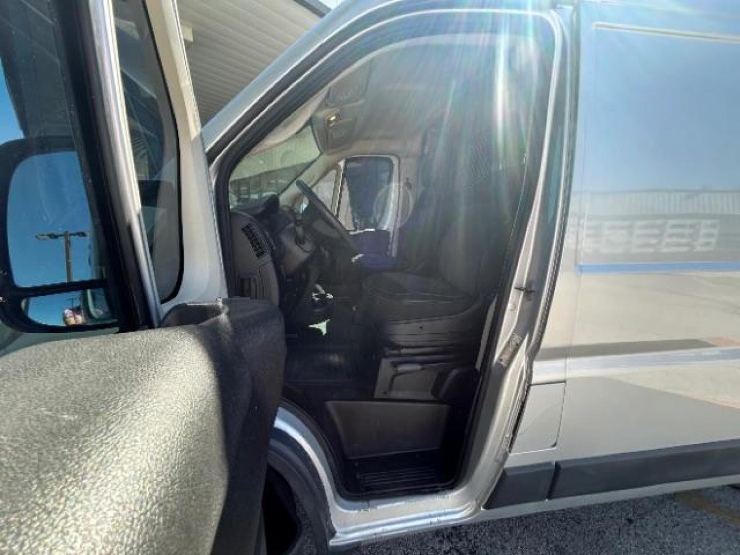 2018 Bright Silver Metallic Clearcoat Ram ProMaster 2500 Cargo Van High Roof 136 WB (3C6TRVCG5JE) with an Pentastar 3.6L V-6 DOHC engine, located at 12182 Garland Rd, Dallas, TX, 75218, (214) 521-2040, 0.000000, 0.000000 - Photo#9