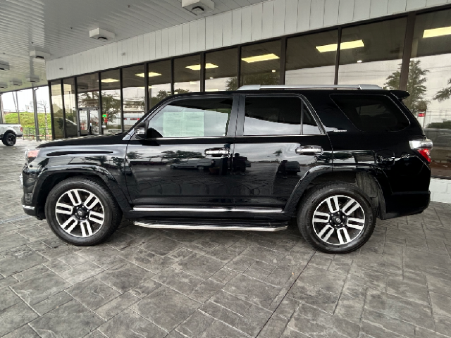 2014 Black Toyota 4Runner SR5 | Limited | SR5 Premium (JTEZU5JR5E5) with an 4L V-6 DOHC engine, located at 12182 Garland Rd, Dallas, TX, 75218, (214) 521-2040, 0.000000, 0.000000 - Photo#3