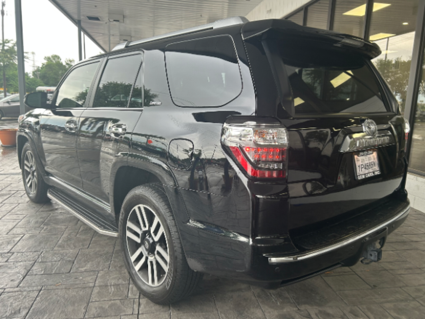 2014 Black Toyota 4Runner SR5 | Limited | SR5 Premium (JTEZU5JR5E5) with an 4L V-6 DOHC engine, located at 12182 Garland Rd, Dallas, TX, 75218, (214) 521-2040, 0.000000, 0.000000 - Photo#4