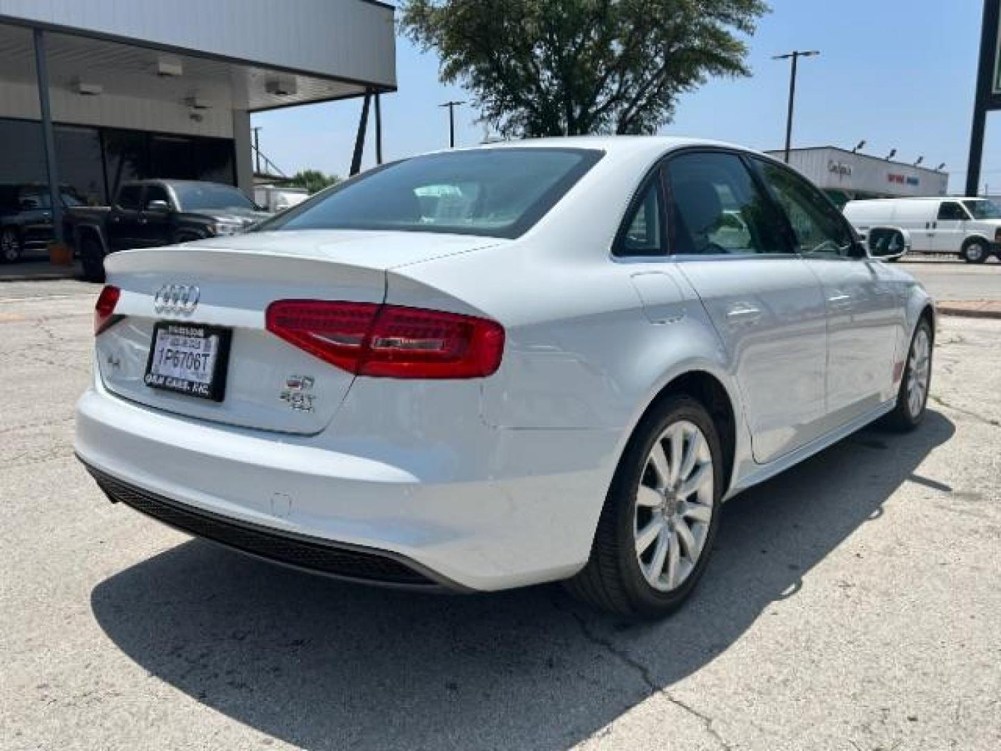 2015 Ibis White /Black Leather Seats Audi A4 2.0T Premium (WAUBFAFLXFN) with an 2L I-4 gasoline direct injection engine, Automatic transmission, located at 12182 Garland Rd, Dallas, TX, 75218, (214) 521-2040, 0.000000, 0.000000 - Photo#5