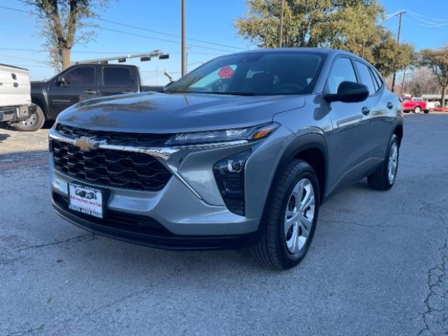 2024 Sterling Gray Metallic Chevrolet Trax LS (KL77LFE2XRC) with an 1.2L L3 TURBO engine, 6-Speed Automatic transmission, located at 12182 Garland Rd, Dallas, TX, 75218, (214) 521-2040, 0.000000, 0.000000 - Photo#4