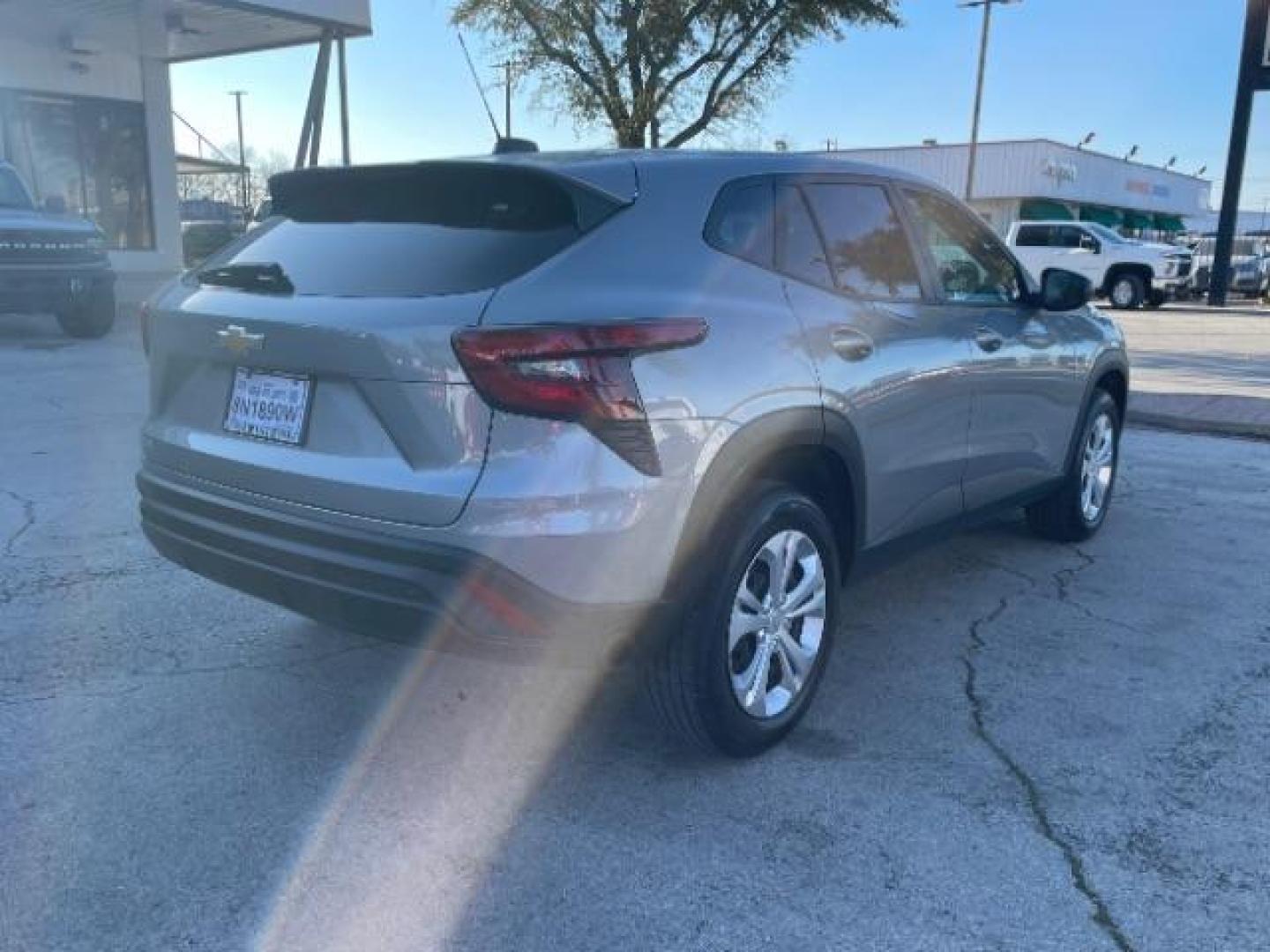 2024 Sterling Gray Metallic Chevrolet Trax LS (KL77LFE2XRC) with an 1.2L L3 TURBO engine, 6-Speed Automatic transmission, located at 12182 Garland Rd, Dallas, TX, 75218, (214) 521-2040, 0.000000, 0.000000 - Photo#8