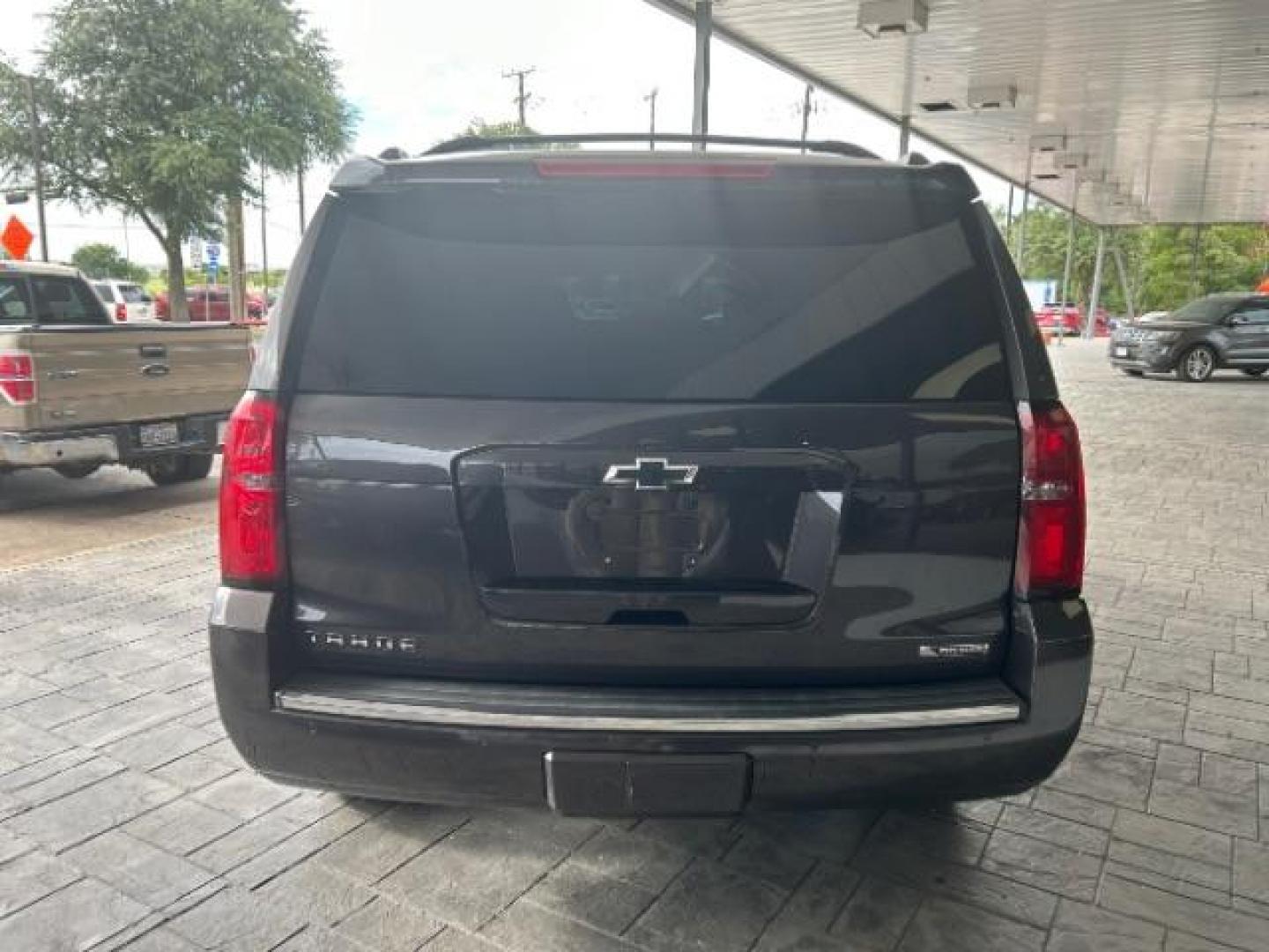 2018 Tungsten Metallic /Jet Black Chevrolet Tahoe Premier (1GNSCCKC2JR) with an EcoTec3 5.3L V-8 gasoline direct injection engine, Automatic transmission, located at 12182 Garland Rd, Dallas, TX, 75218, (214) 521-2040, 0.000000, 0.000000 - Photo#5