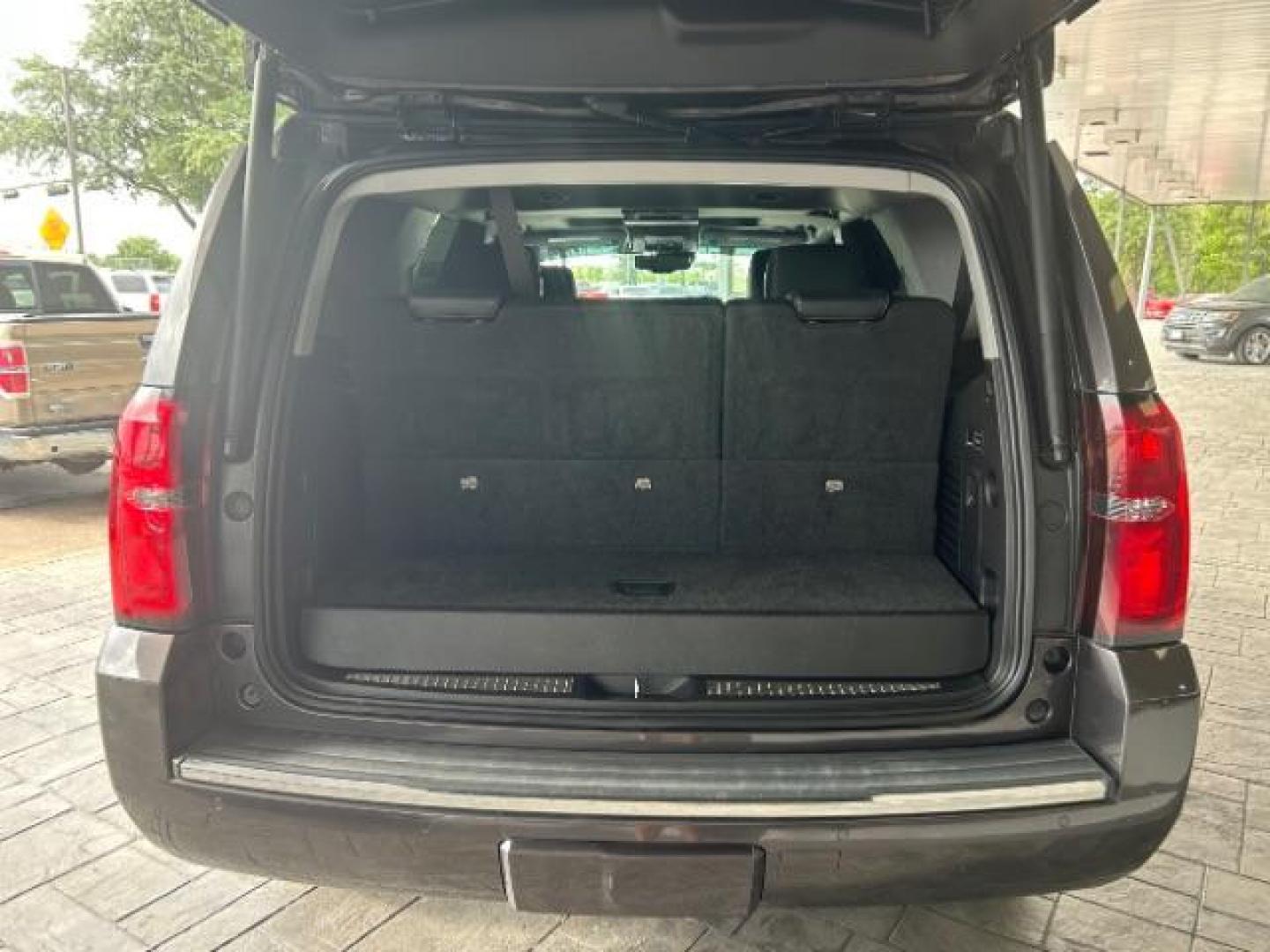 2018 Tungsten Metallic /Jet Black Chevrolet Tahoe Premier (1GNSCCKC2JR) with an EcoTec3 5.3L V-8 gasoline direct injection engine, Automatic transmission, located at 12182 Garland Rd, Dallas, TX, 75218, (214) 521-2040, 0.000000, 0.000000 - Photo#6