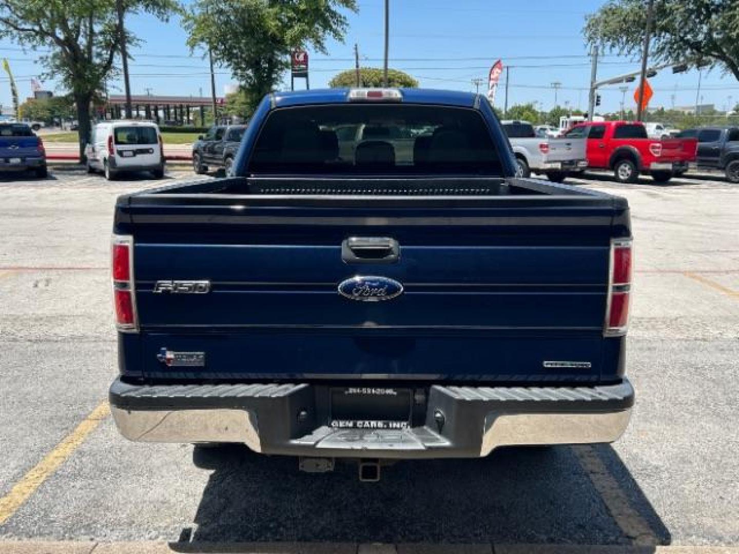 2012 Dark Blue Pearl Metallic Ford F-150 XLT SuperCrew 5.5-ft. Bed 2WD (1FTFW1CF6CF) with an 5.0L V8 engine, 6-Speed Automatic transmission, located at 12182 Garland Rd, Dallas, TX, 75218, (214) 521-2040, 0.000000, 0.000000 - Photo#5