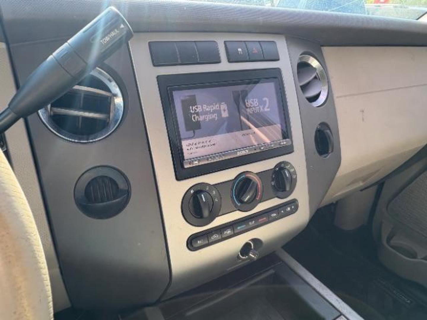 2009 Oxford White Clearcoat /Camel Ford Expedition XLT (1FMFU155X9L) with an Triton 5.4L V-8 variable valve control engine, Automatic transmission, located at 12182 Garland Rd, Dallas, TX, 75218, (214) 521-2040, 0.000000, 0.000000 - Photo#12