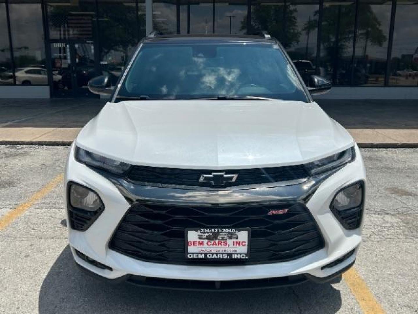 2021 Summit White Chevrolet Trailblazer FWD RS (KL79MTSL6MB) with an ECOTEC 1.3L I-3 gasoline direct injection engine, located at 12182 Garland Rd, Dallas, TX, 75218, (214) 521-2040, 0.000000, 0.000000 - Photo#1