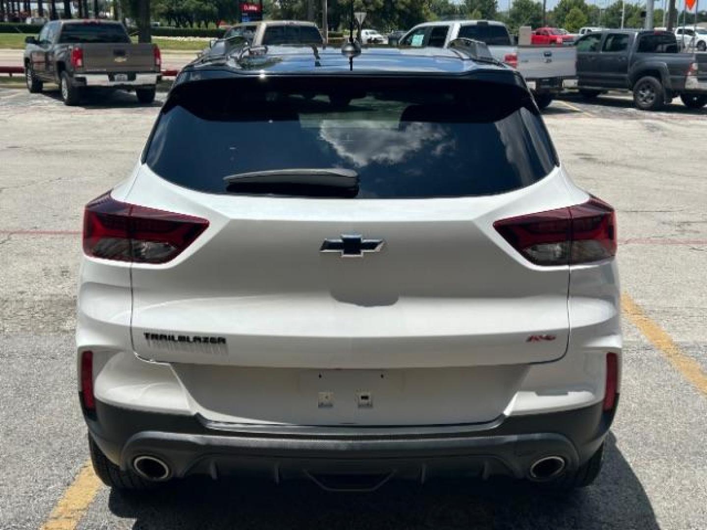 2021 Summit White Chevrolet Trailblazer FWD RS (KL79MTSL6MB) with an ECOTEC 1.3L I-3 gasoline direct injection engine, located at 12182 Garland Rd, Dallas, TX, 75218, (214) 521-2040, 0.000000, 0.000000 - Photo#5