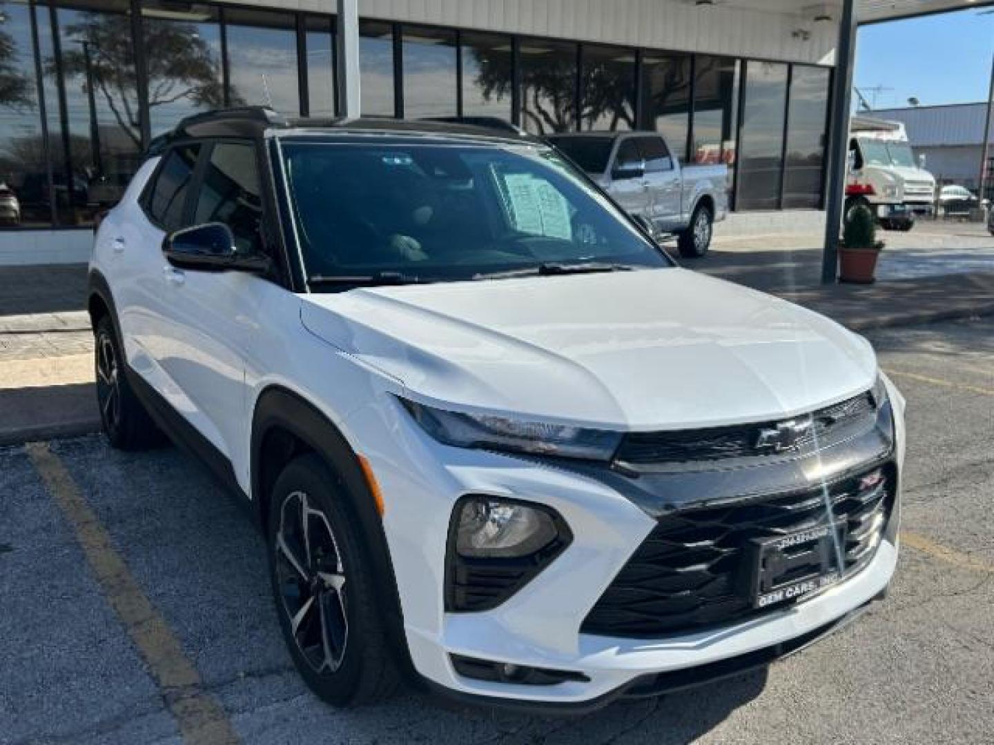 2021 Summit White Chevrolet Trailblazer FWD RS (KL79MTSL6MB) with an ECOTEC 1.3L I-3 gaso engine, Automatic transmission, located at 12182 Garland Rd, Dallas, TX, 75218, (214) 521-2040, 0.000000, 0.000000 - Photo#0