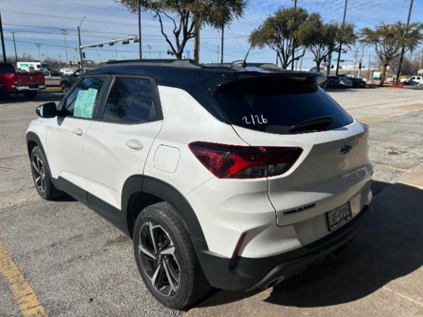2021 Summit White Chevrolet Trailblazer FWD RS (KL79MTSL6MB) with an ECOTEC 1.3L I-3 gaso engine, Automatic transmission, located at 12182 Garland Rd, Dallas, TX, 75218, (214) 521-2040, 0.000000, 0.000000 - Photo#4