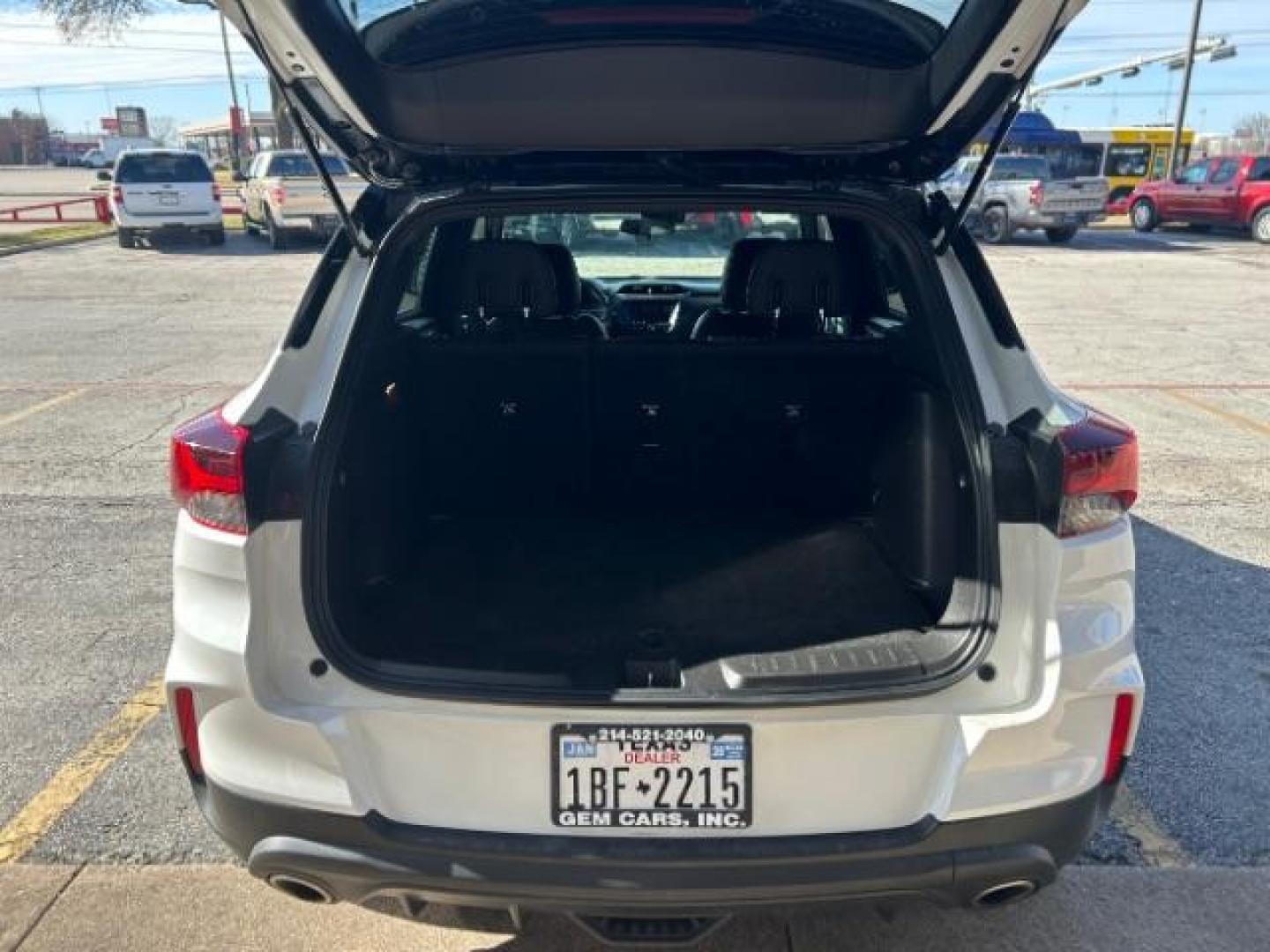 2021 Summit White Chevrolet Trailblazer FWD RS (KL79MTSL6MB) with an ECOTEC 1.3L I-3 gaso engine, Automatic transmission, located at 12182 Garland Rd, Dallas, TX, 75218, (214) 521-2040, 0.000000, 0.000000 - Photo#6