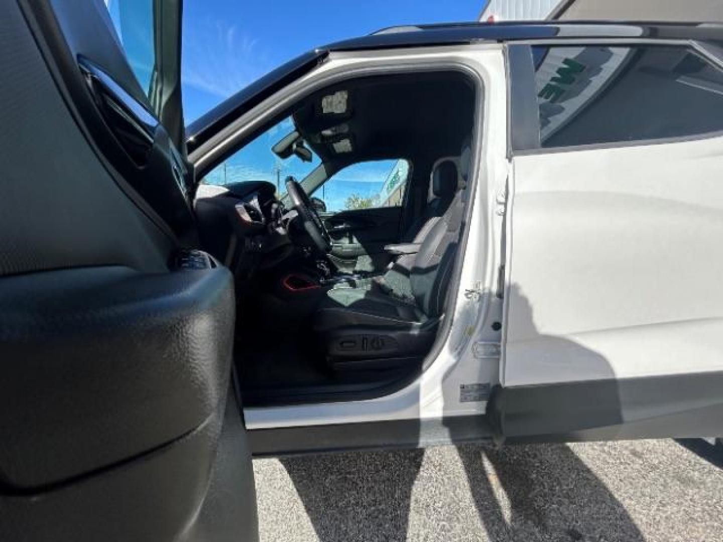 2021 Summit White Chevrolet Trailblazer FWD RS (KL79MTSL6MB) with an ECOTEC 1.3L I-3 gaso engine, Automatic transmission, located at 12182 Garland Rd, Dallas, TX, 75218, (214) 521-2040, 0.000000, 0.000000 - Photo#13