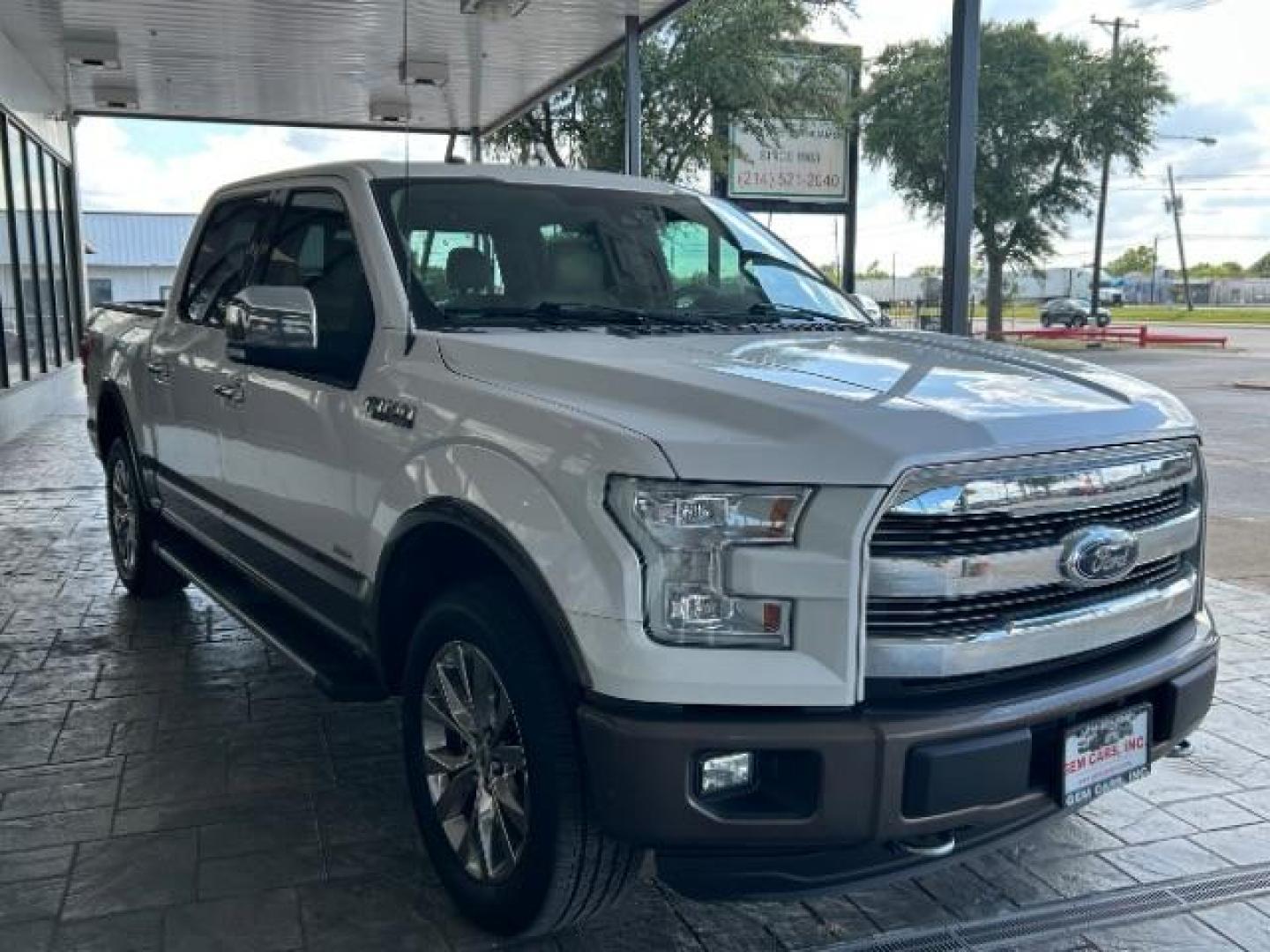 2016 White Platinum Metallic Tri-Coat /Medium Light Camel Ford F-150 LARIAT (1FTEW1EG2GK) with an EcoBoost 3.5L V-6 gasoline direct injection engine, Automatic transmission, located at 12182 Garland Rd, Dallas, TX, 75218, (214) 521-2040, 0.000000, 0.000000 - Photo#0