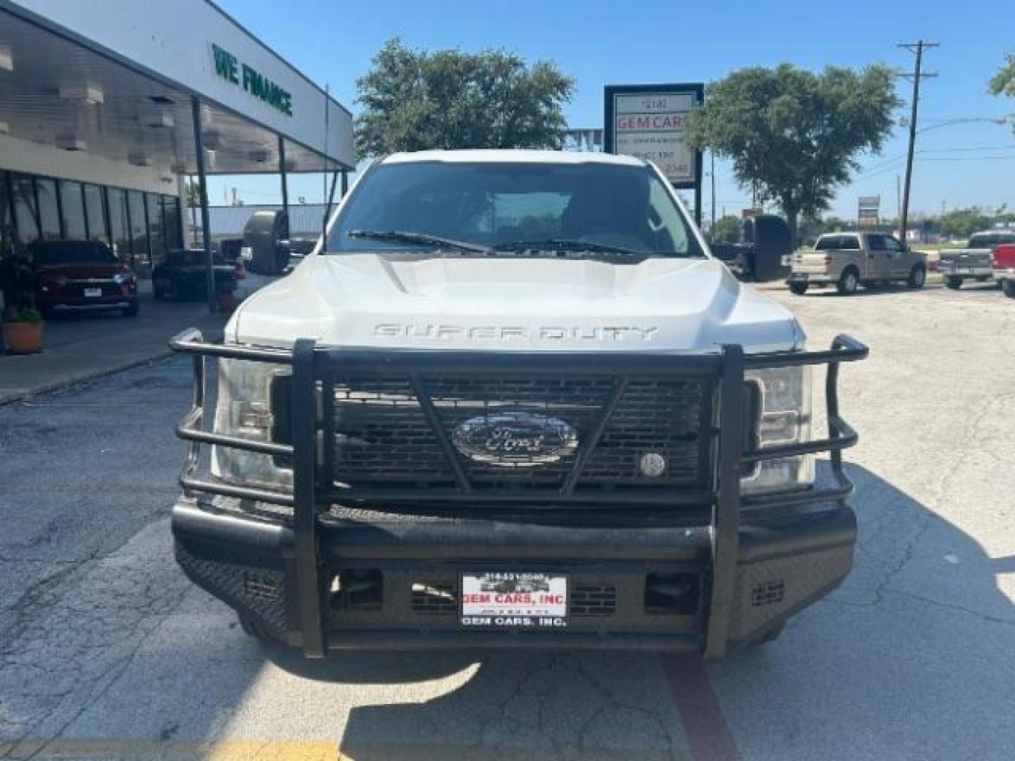 2017 Oxford White /Medium Earth Gray Ford F-250 XL (1FT7W2B6XHE) with an 6.2L V-8 variable valve control engine, Automatic transmission, located at 12182 Garland Rd, Dallas, TX, 75218, (214) 521-2040, 0.000000, 0.000000 - Photo#1