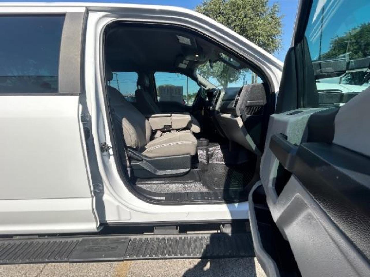 2017 Oxford White /Medium Earth Gray Ford F-250 XL (1FT7W2B6XHE) with an 6.2L V-8 variable valve control engine, Automatic transmission, located at 12182 Garland Rd, Dallas, TX, 75218, (214) 521-2040, 0.000000, 0.000000 - Photo#8