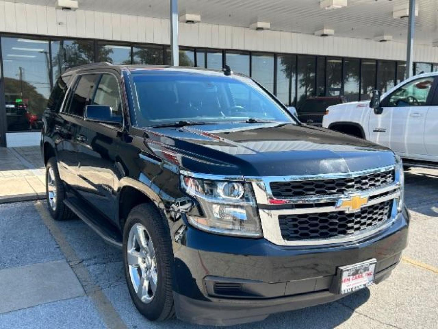 2018 Onyx Black GMC Yukon SLE (1GKS1AKC8JR) with an EcoTec3 5.3L V-8 gasoline direct injection engine, located at 12182 Garland Rd, Dallas, TX, 75218, (214) 521-2040, 0.000000, 0.000000 - Photo#20