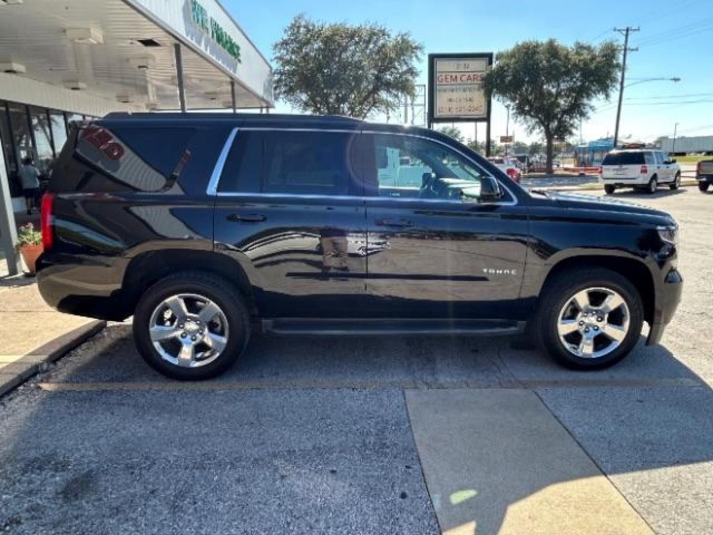 2018 Onyx Black GMC Yukon SLE (1GKS1AKC8JR) with an EcoTec3 5.3L V-8 gasoline direct injection engine, located at 12182 Garland Rd, Dallas, TX, 75218, (214) 521-2040, 0.000000, 0.000000 - Photo#27