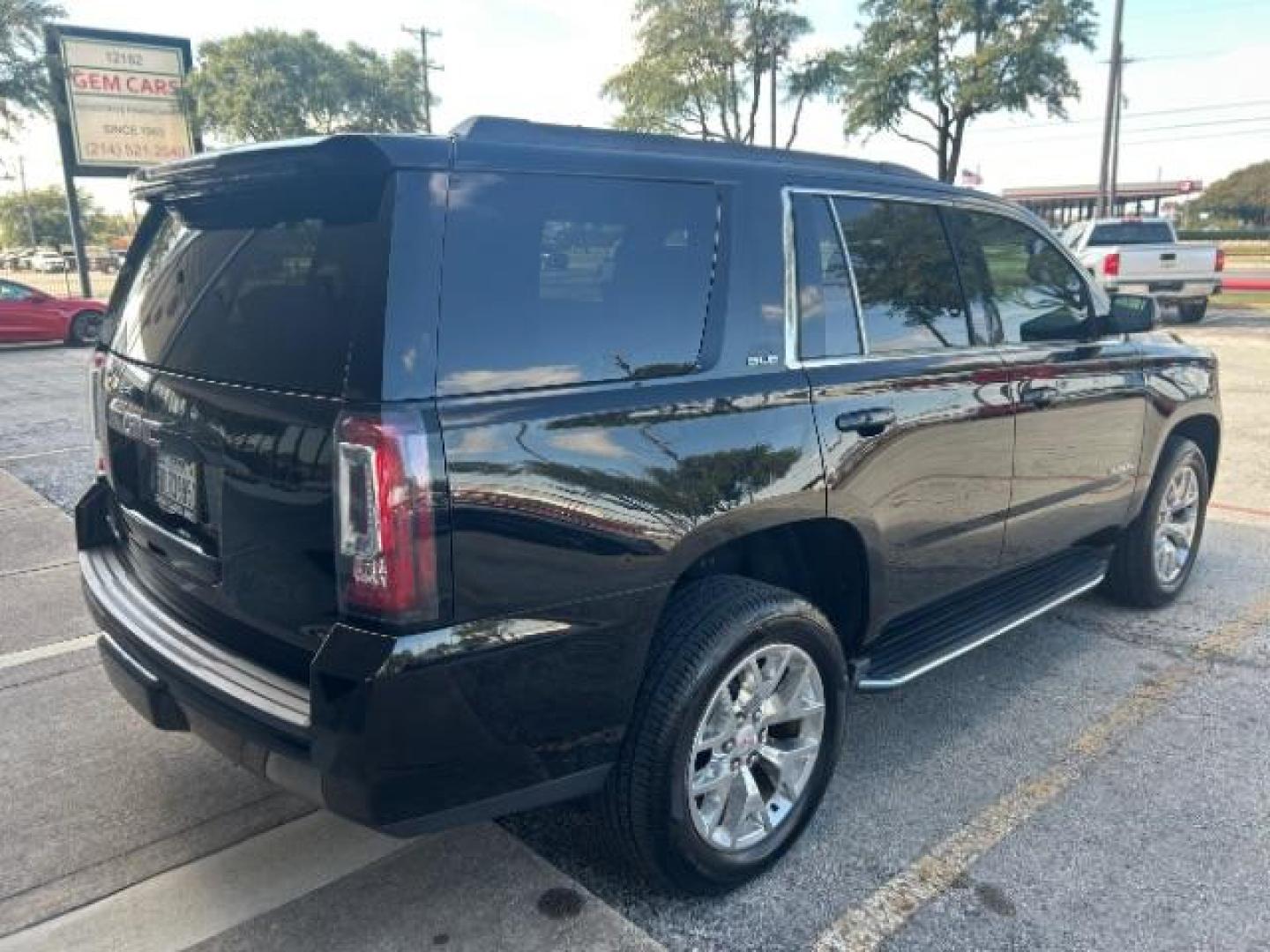 2018 Onyx Black GMC Yukon SLE (1GKS1AKC8JR) with an EcoTec3 5.3L V-8 gas engine, located at 12182 Garland Rd, Dallas, TX, 75218, (214) 521-2040, 0.000000, 0.000000 - Photo#7